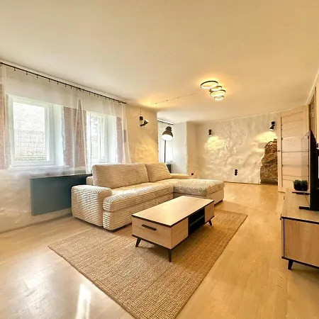 Korter By Valuoja Park With Private Entrance And Parking